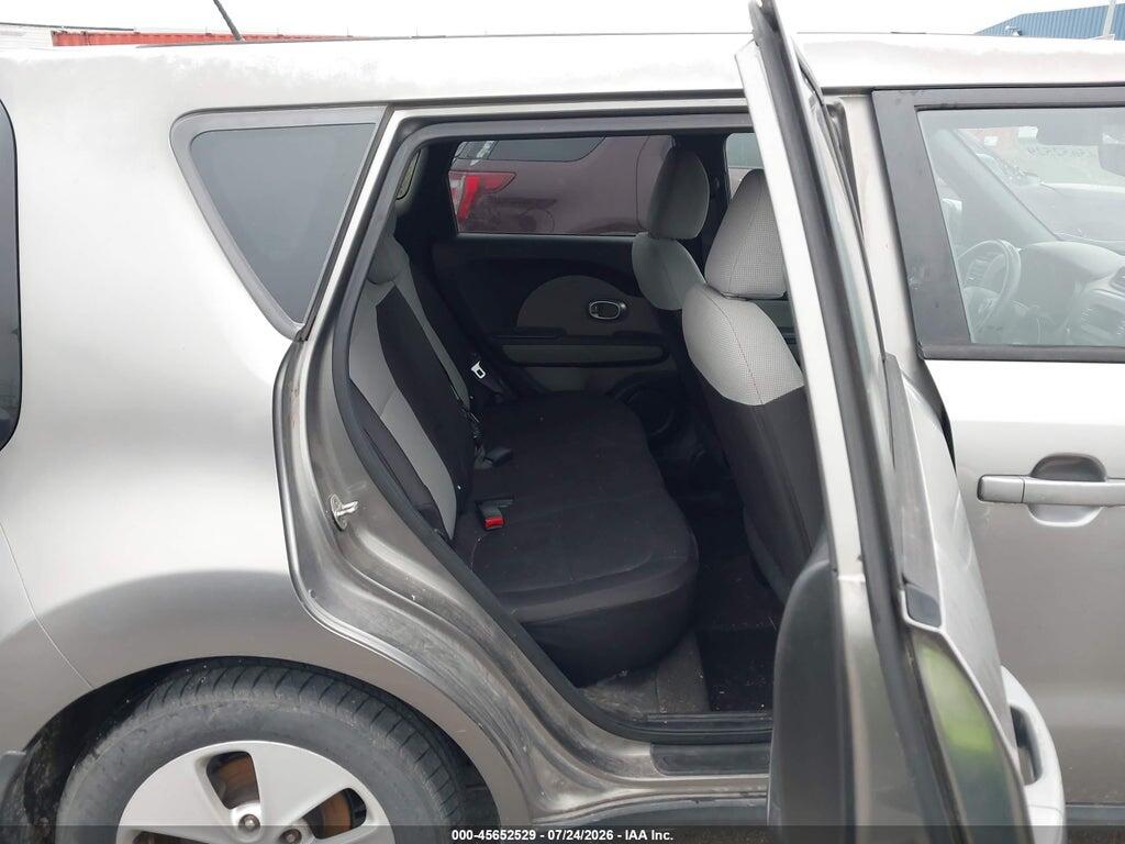 KNDJN2A20F7133116 2015 KIA SOUL photo no. 8
