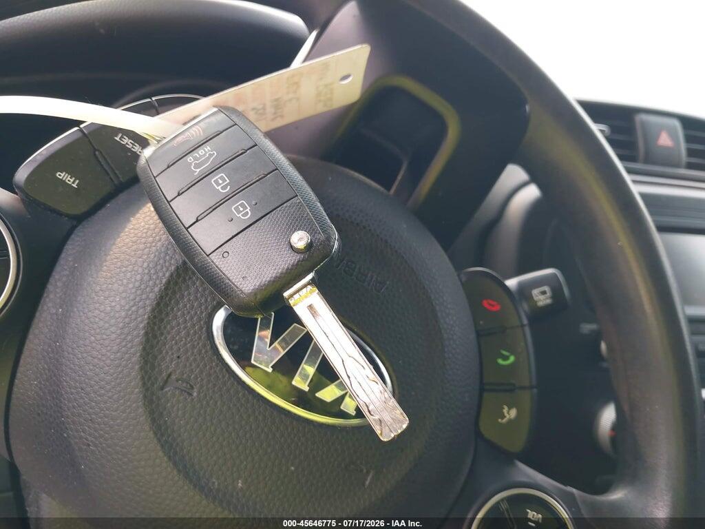 KNDJN2A20F7804378 2015 KIA SOUL photo no. 11