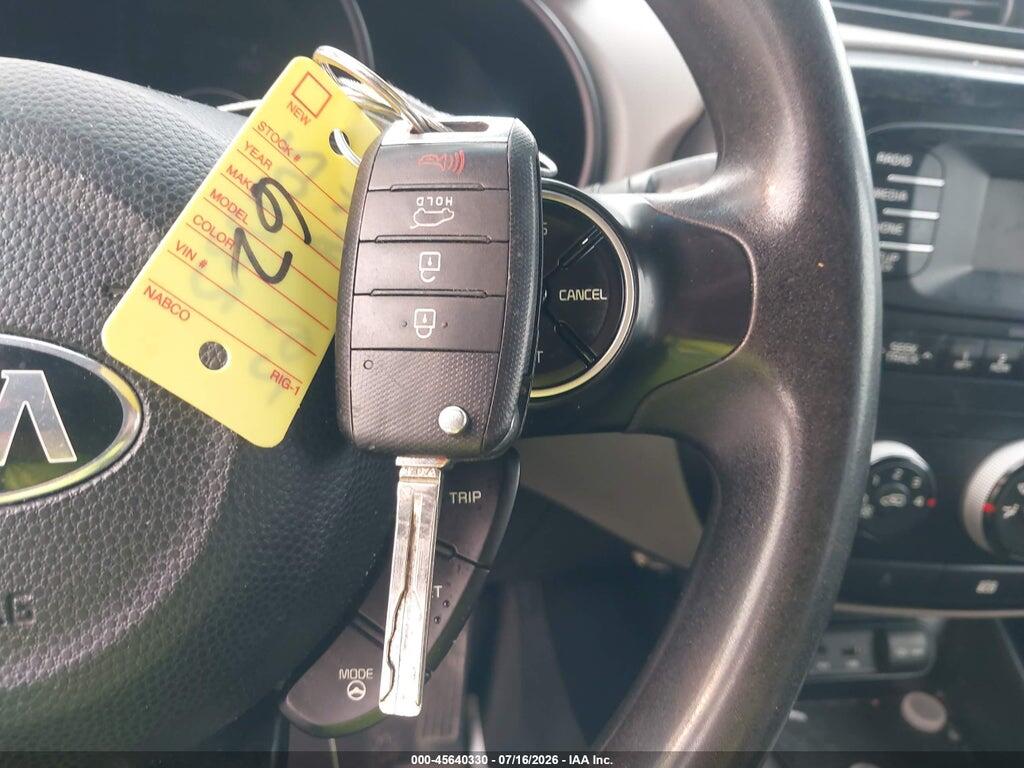 KNDJP3A52F7114447 2015 KIA SOUL photo no. 11