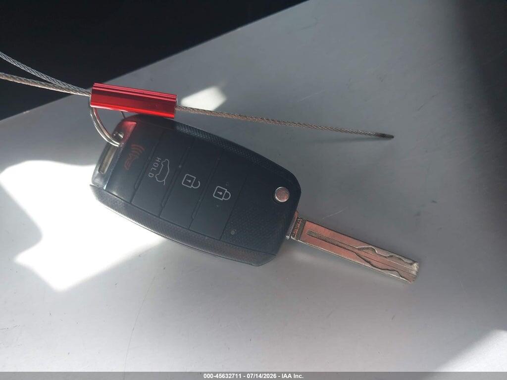 KNDJN2A25F7762046 2015 KIA SOUL photo no. 11