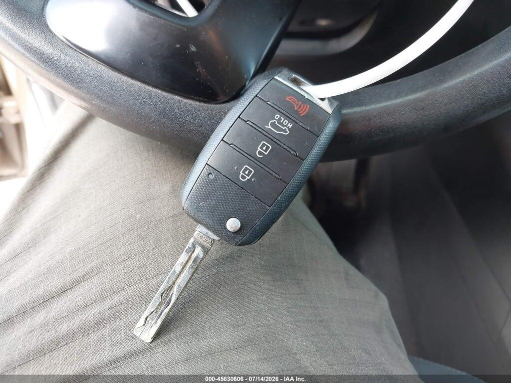 KNDJN2A24F7164241 2015 KIA SOUL photo no. 11