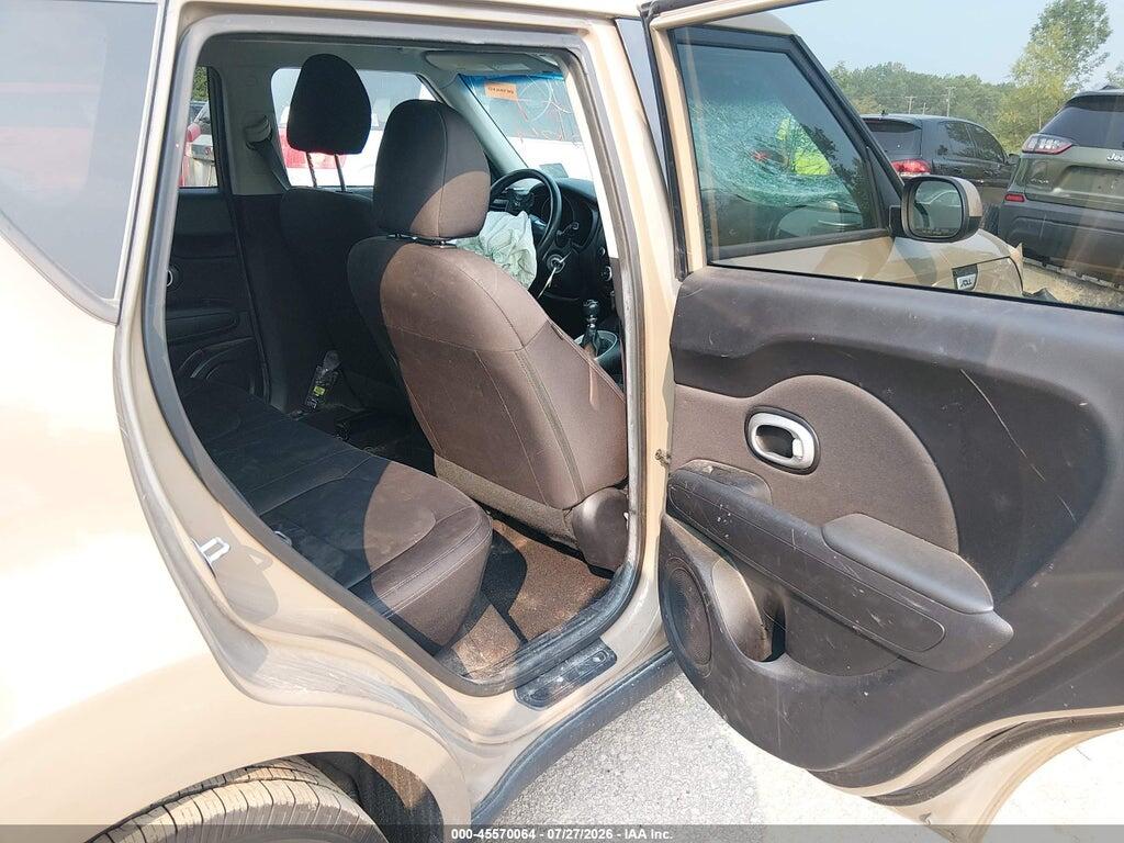 KNDJN2A20F7227514 2015 KIA SOUL photo no. 8