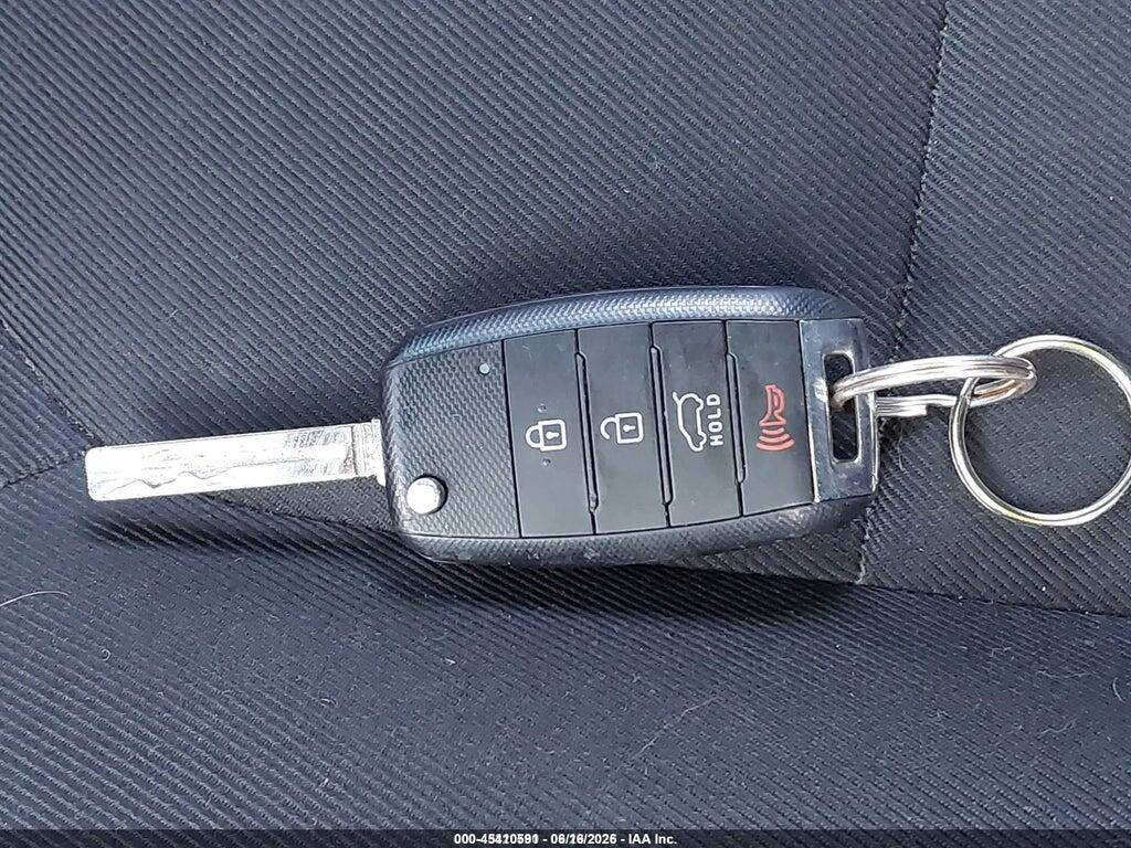 KNDJP3A58F7143063 2015 KIA SOUL photo no. 11
