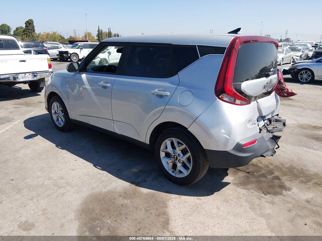 KNDJ23AU2L7028041 2020 KIA SOUL photo no. 3