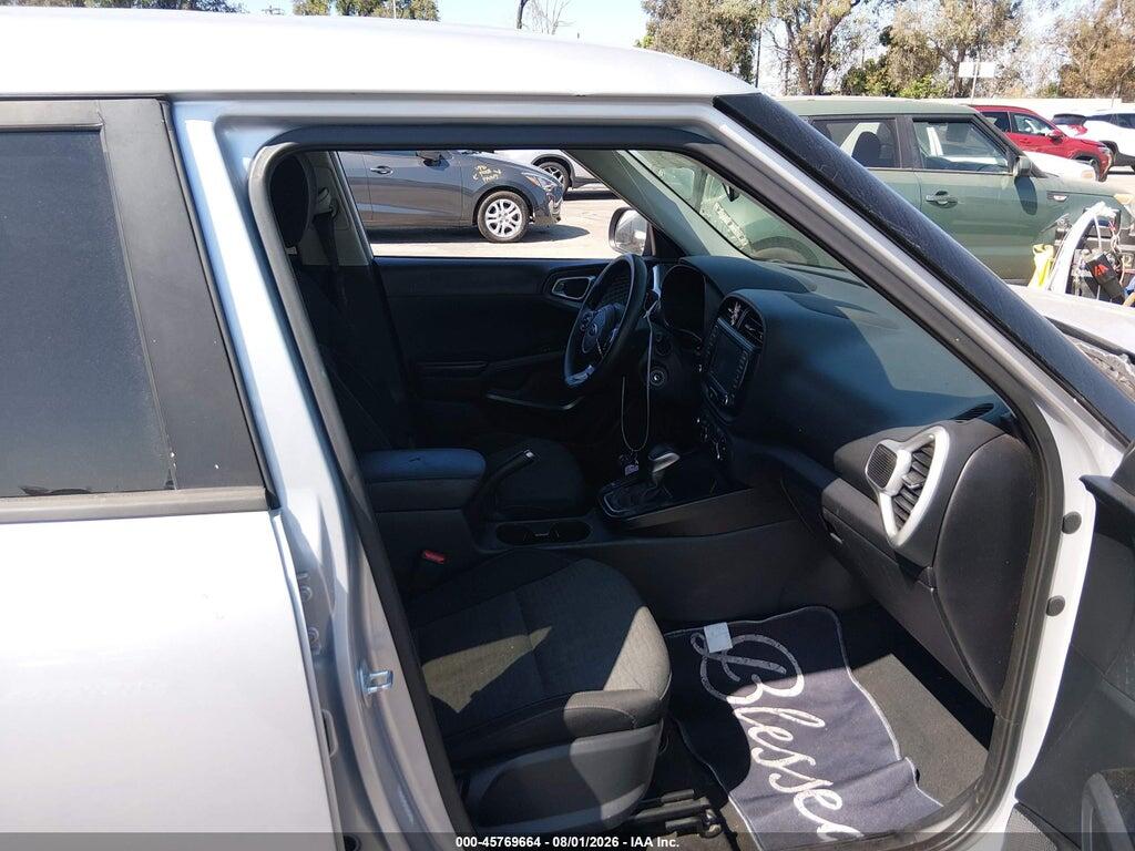 KNDJ23AU2L7028041 2020 KIA SOUL photo no. 5