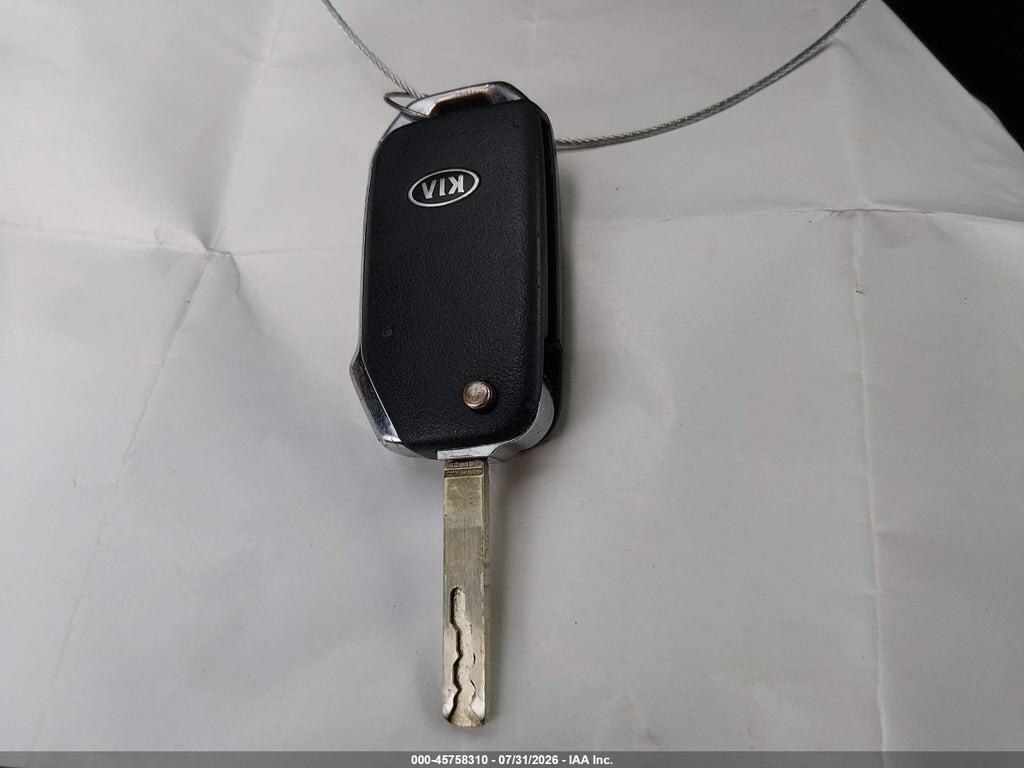 KNDJ23AU7L7058250 2020 KIA SOUL photo no. 11