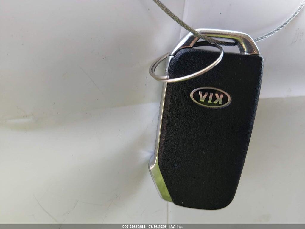 KNDJ33AU0L7102697 2020 KIA SOUL photo no. 11