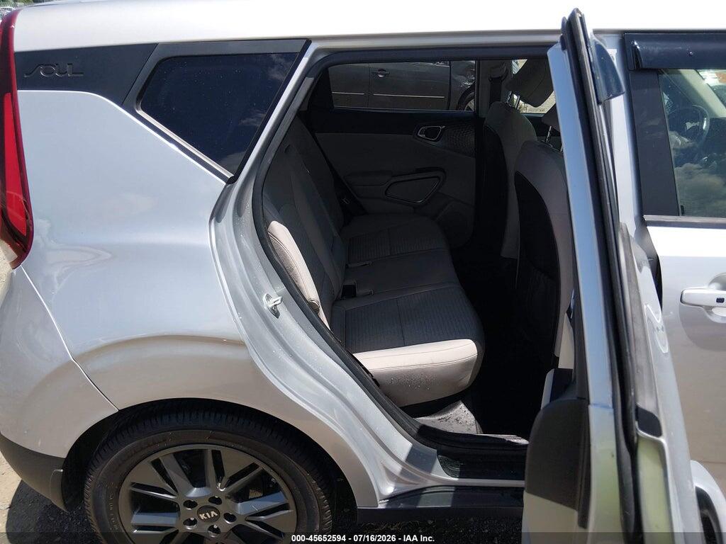 KNDJ33AU0L7102697 2020 KIA SOUL photo no. 8
