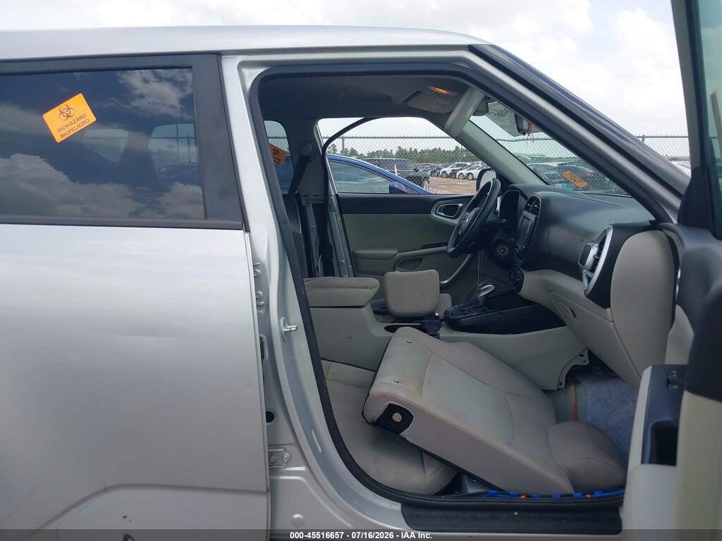 KNDJ23AUXL7044195 2020 KIA SOUL photo no. 5