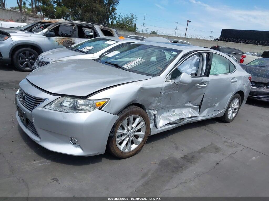 JTHBW1GG0F2083022 2015 LEXUS ES 300H photo no. 2