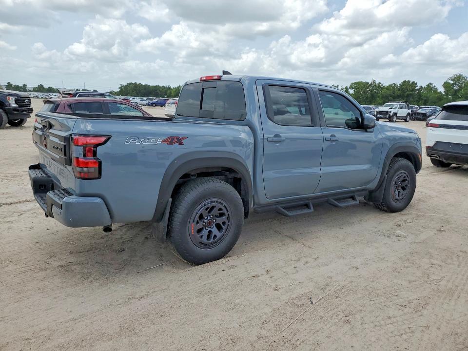 2025 NISSAN FRONTIER PRO-4X — Фото 3 из 12