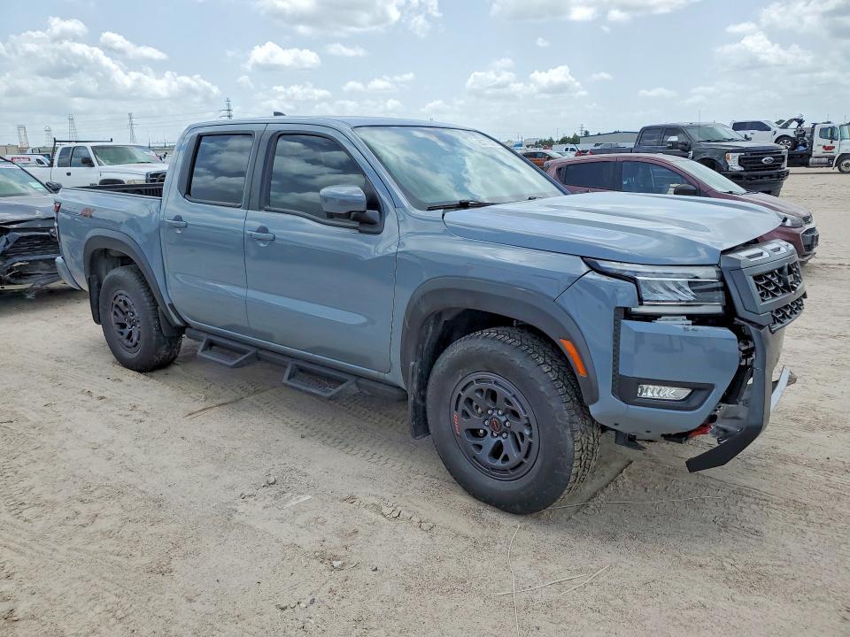 2025 NISSAN FRONTIER PRO-4X — Фото 4 из 12
