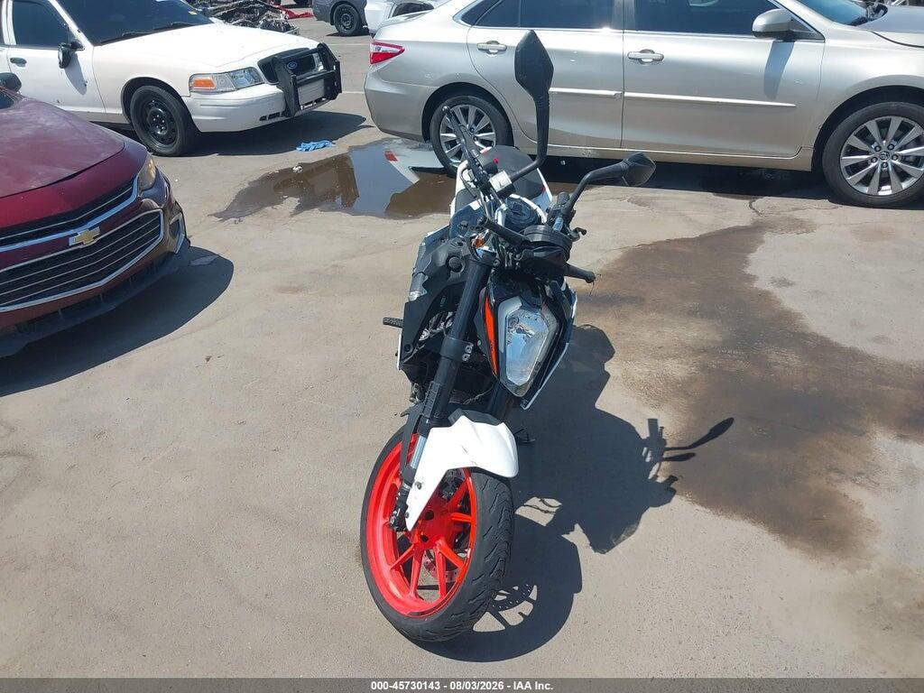 MD2JPC409LC018084 2020 KTM 200 photo no. 5