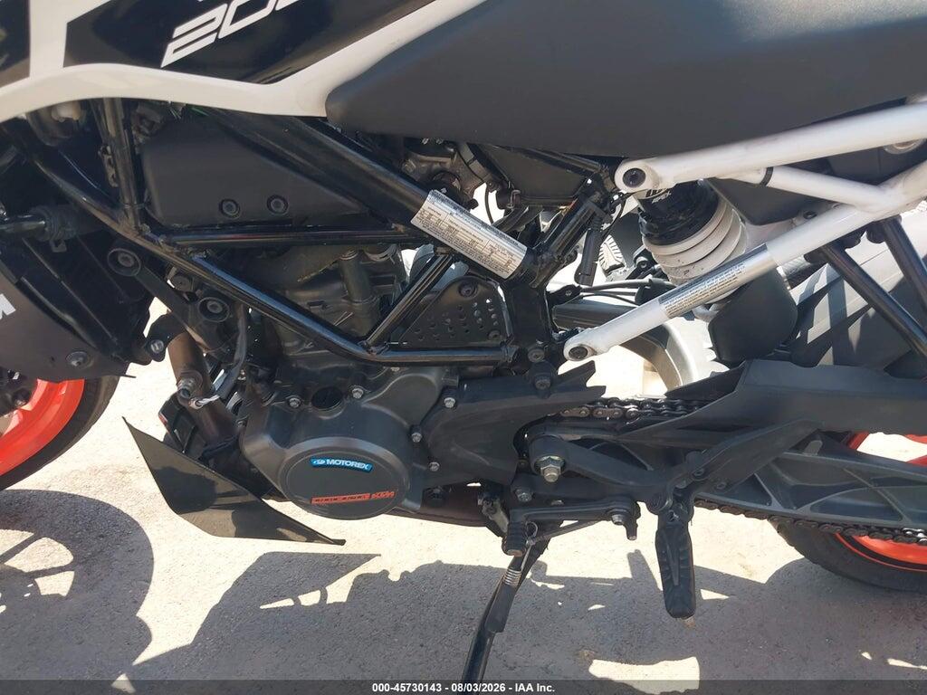 MD2JPC409LC018084 2020 KTM 200 photo no. 9
