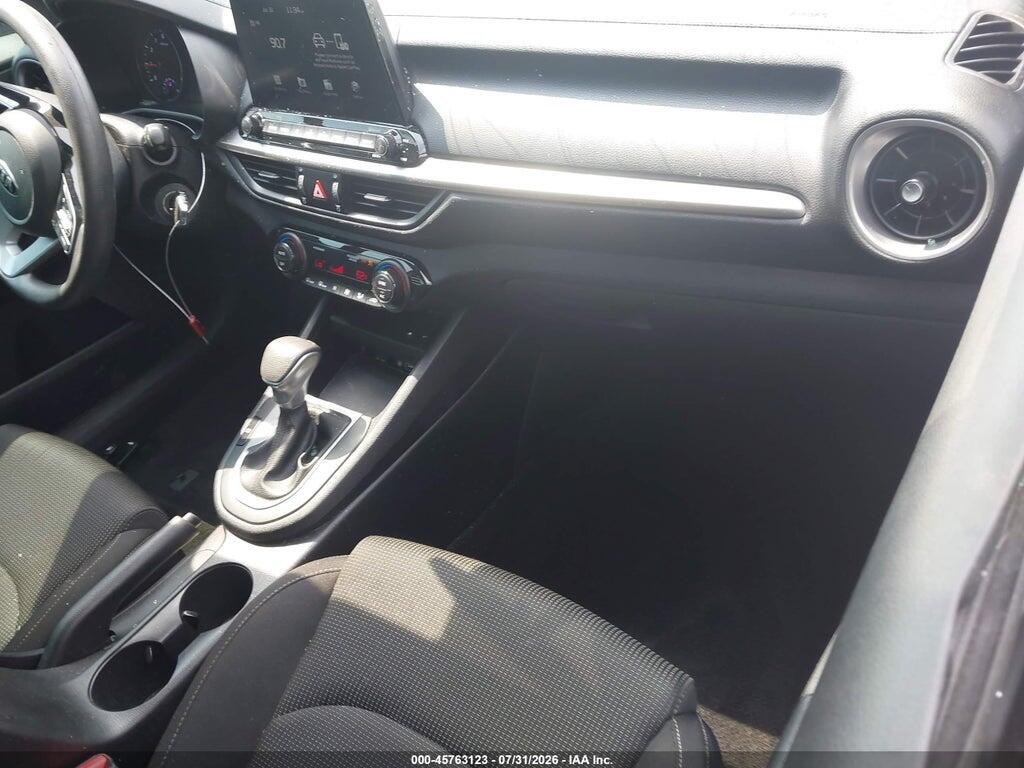 3KPF24AD6KE104841 2019 KIA FORTE photo no. 5
