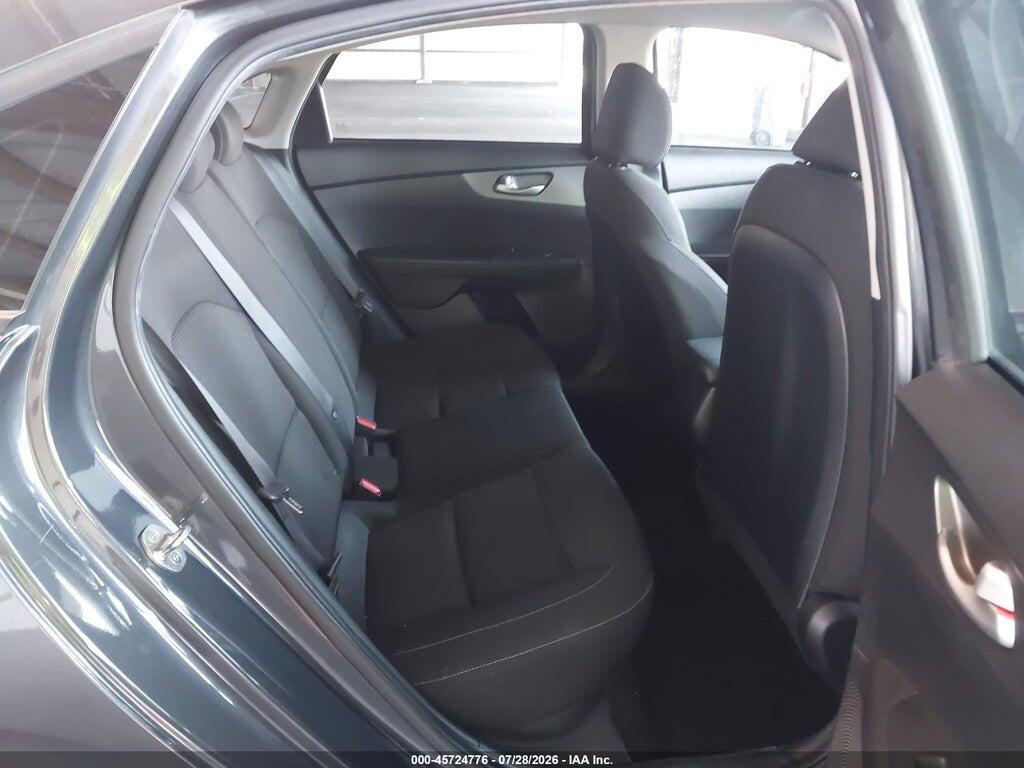 3KPF24AD4KE008240 2019 KIA FORTE photo no. 8