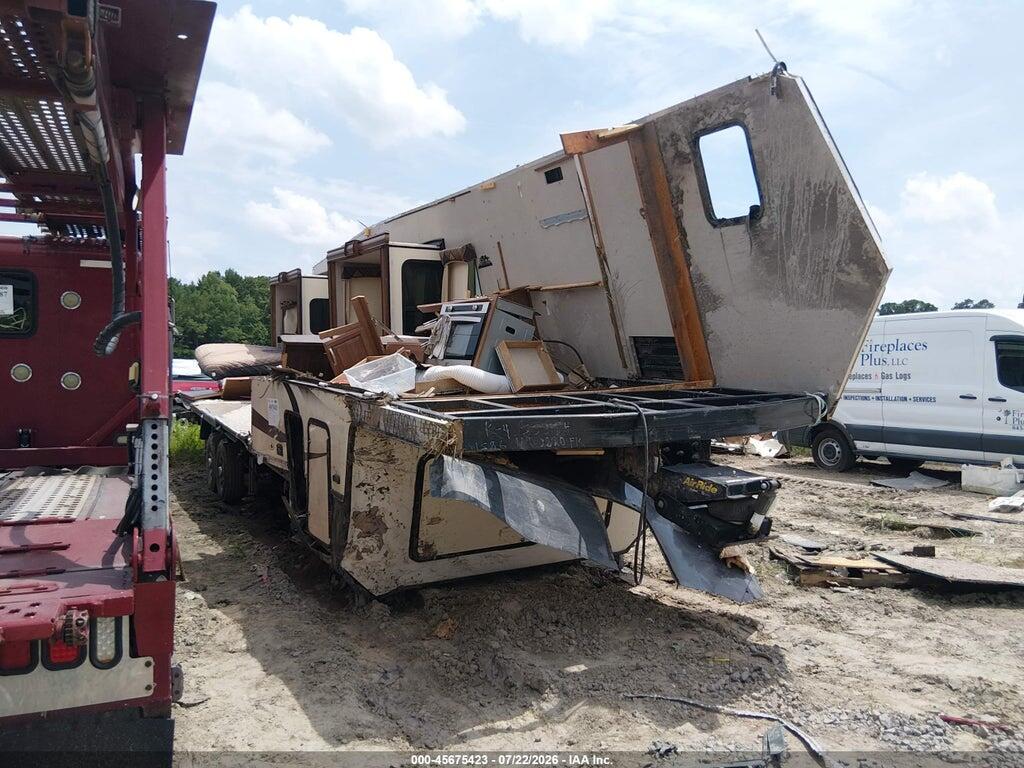 4YDF38221J4701586 2018 KEYSTONE RV MONTANA TT photo no. 1