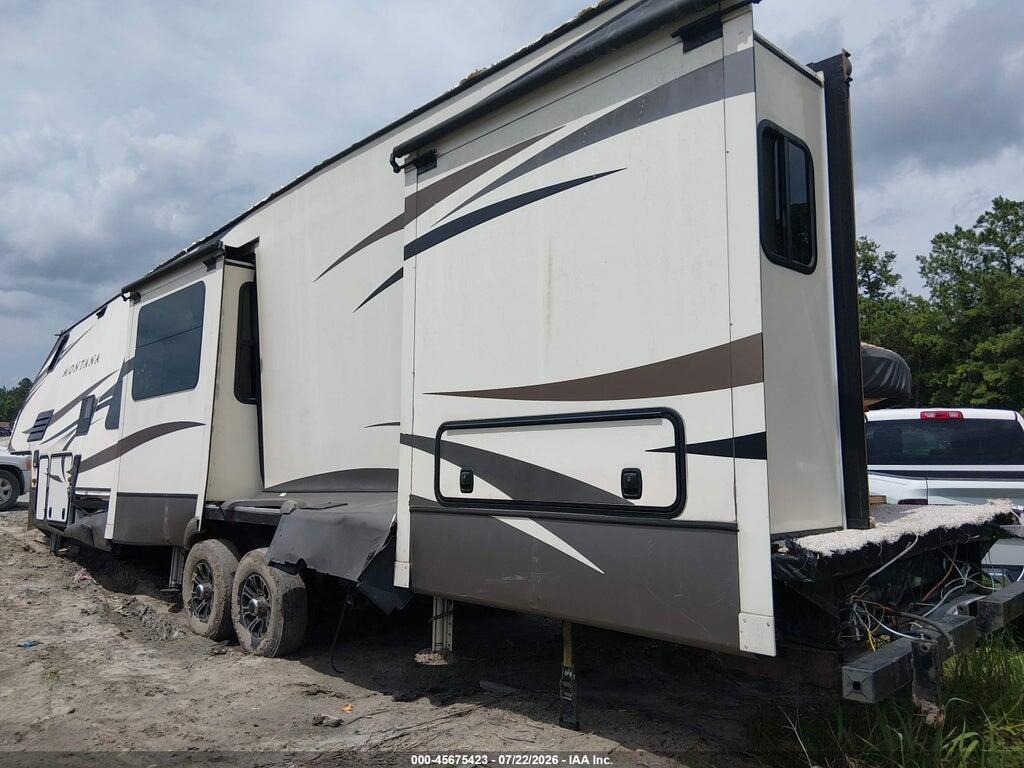 4YDF38221J4701586 2018 KEYSTONE RV MONTANA TT photo no. 3