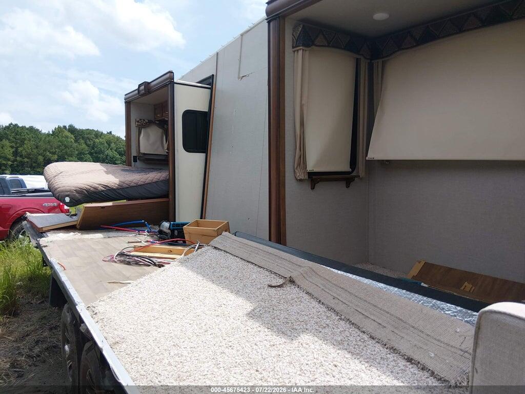 4YDF38221J4701586 2018 KEYSTONE RV MONTANA TT photo no. 6