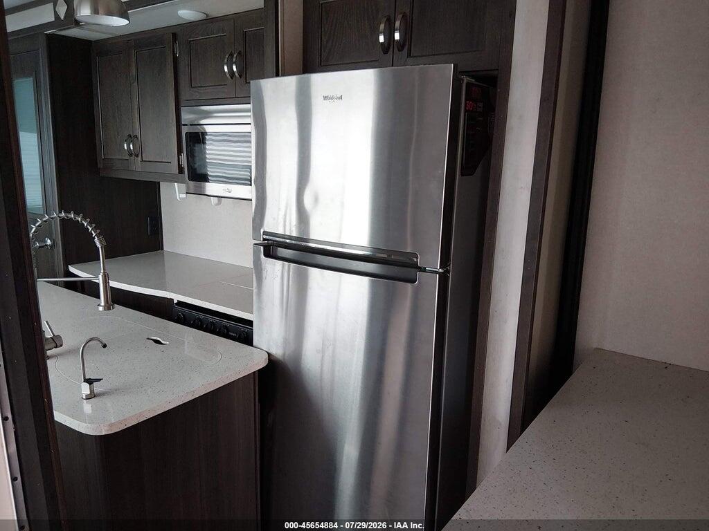 4YDT40124JW160265 2018 KEYSTONE RV KEYSTONE photo no. 8