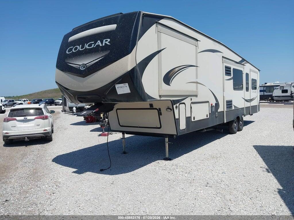 4YDF36622J2506445 2018 KEYSTONE RV COUGAR photo no. 2