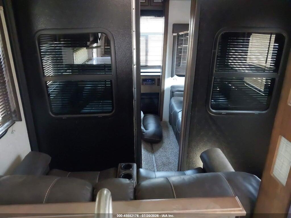 4YDF36622J2506445 2018 KEYSTONE RV COUGAR photo no. 5