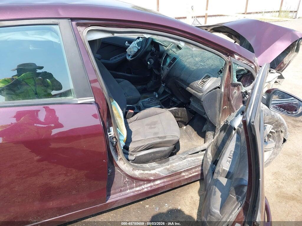 3KPFL4A77JE170675 2018 KIA FORTE photo no. 5