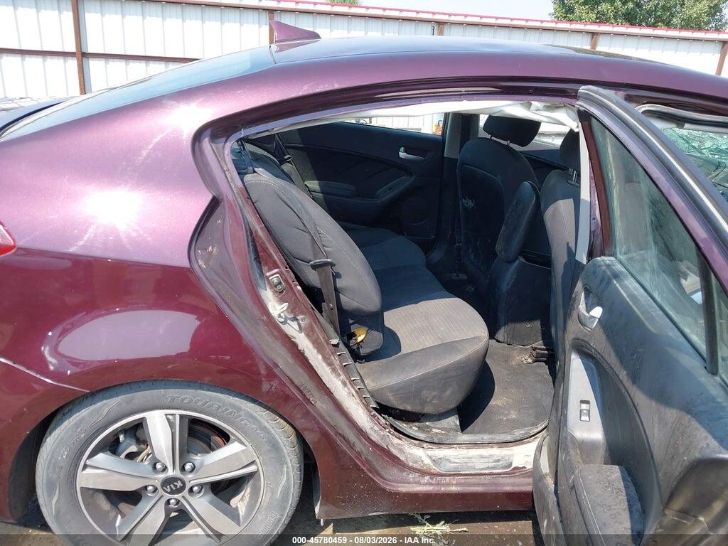 3KPFL4A77JE170675 2018 KIA FORTE photo no. 8