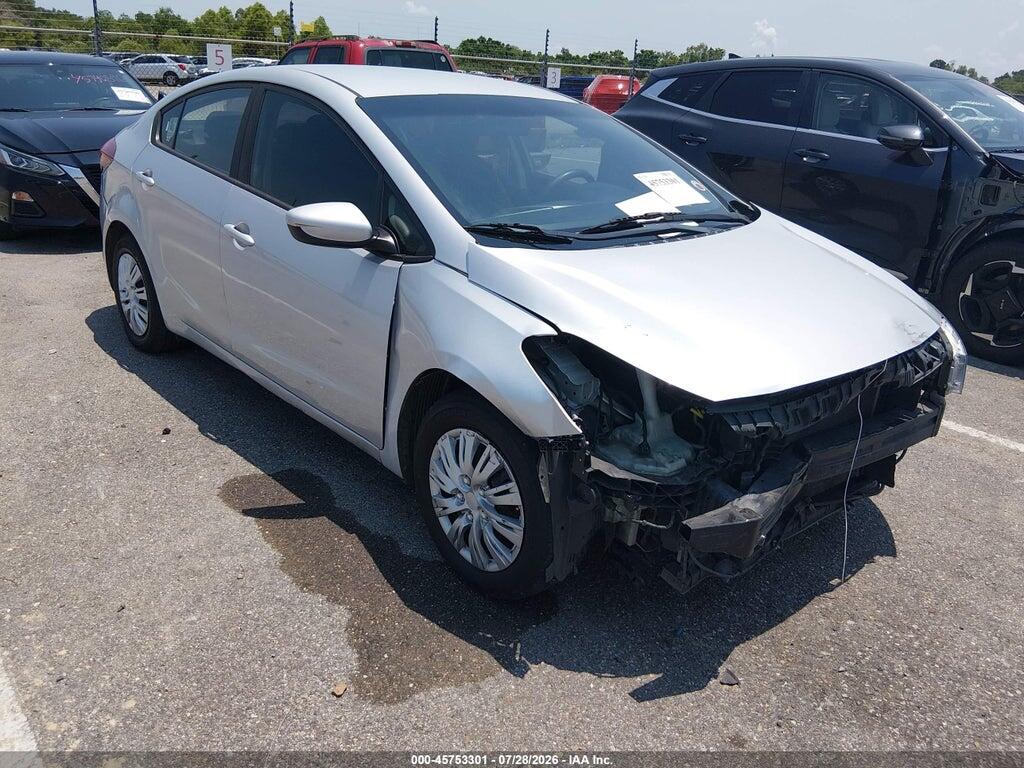 3KPFK4A76JE218573 2018 KIA FORTE photo no. 1