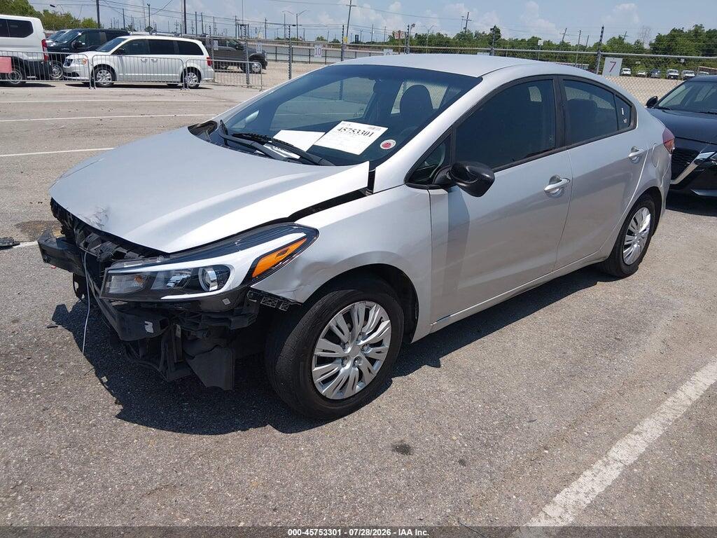 3KPFK4A76JE218573 2018 KIA FORTE photo no. 2