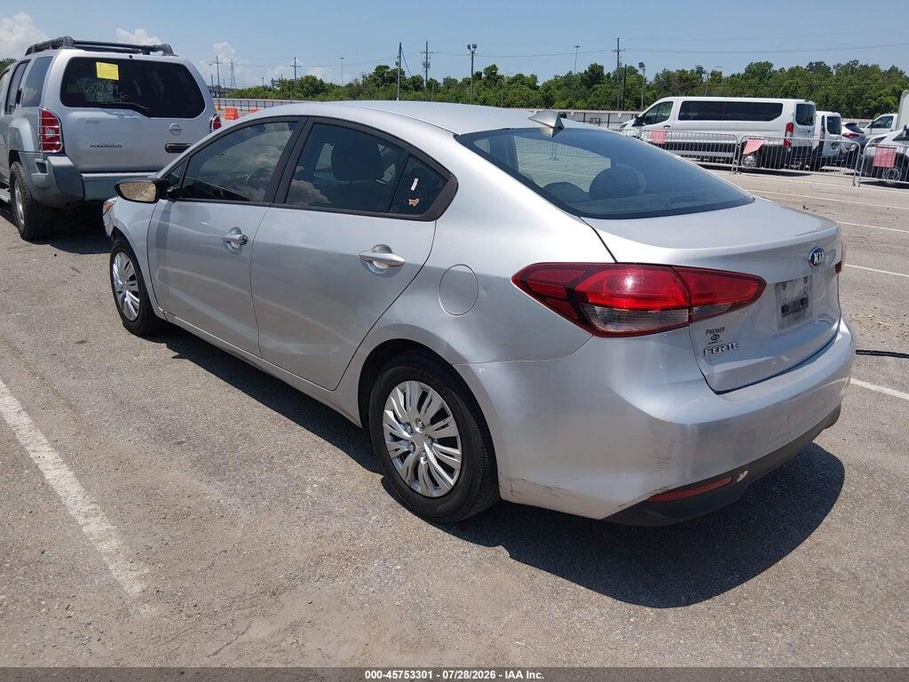 3KPFK4A76JE218573 2018 KIA FORTE photo no. 3