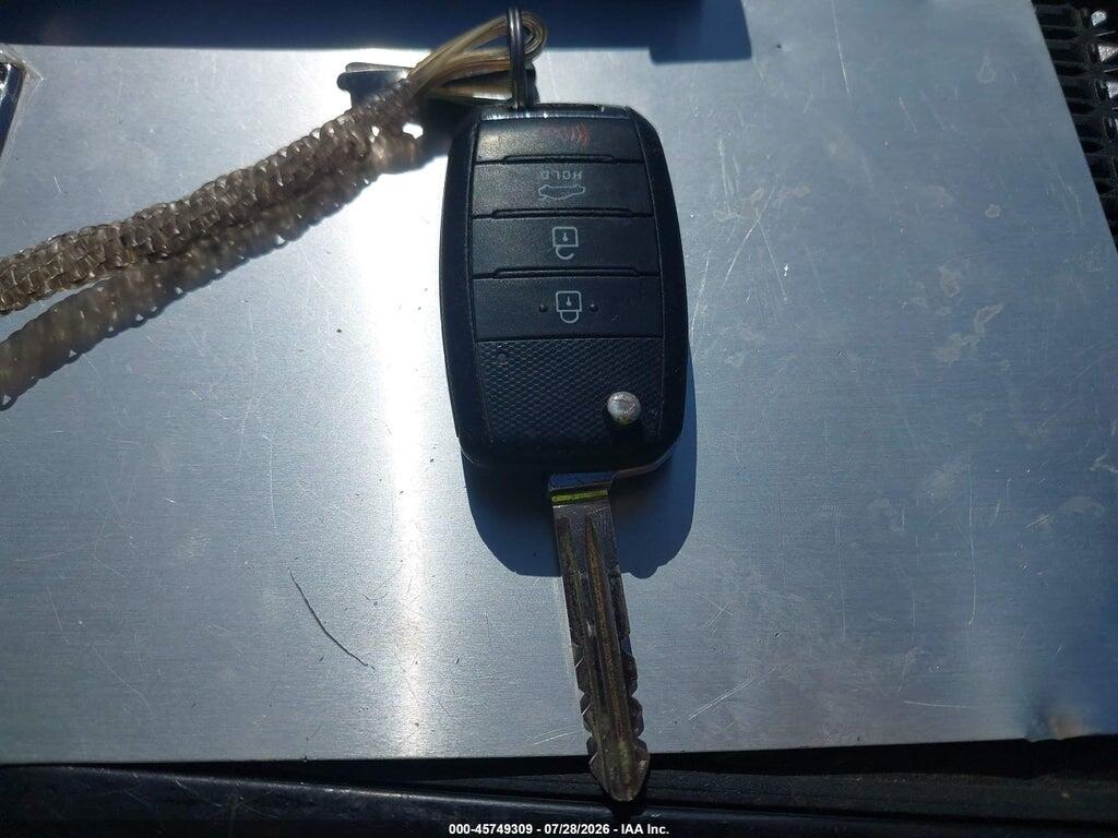 3KPFL4A76JE235533 2018 KIA FORTE photo no. 11