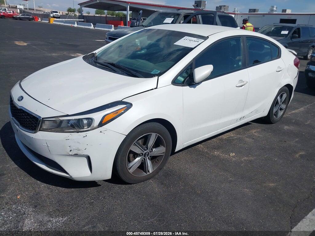 3KPFL4A76JE235533 2018 KIA FORTE photo no. 2