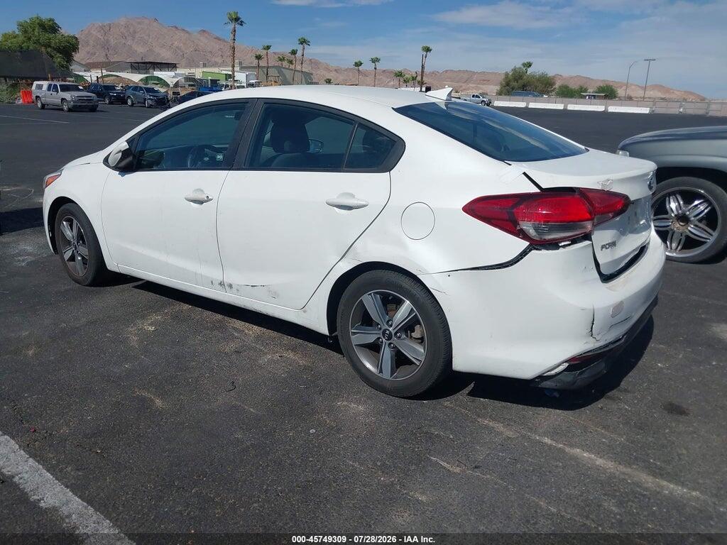 3KPFL4A76JE235533 2018 KIA FORTE photo no. 3