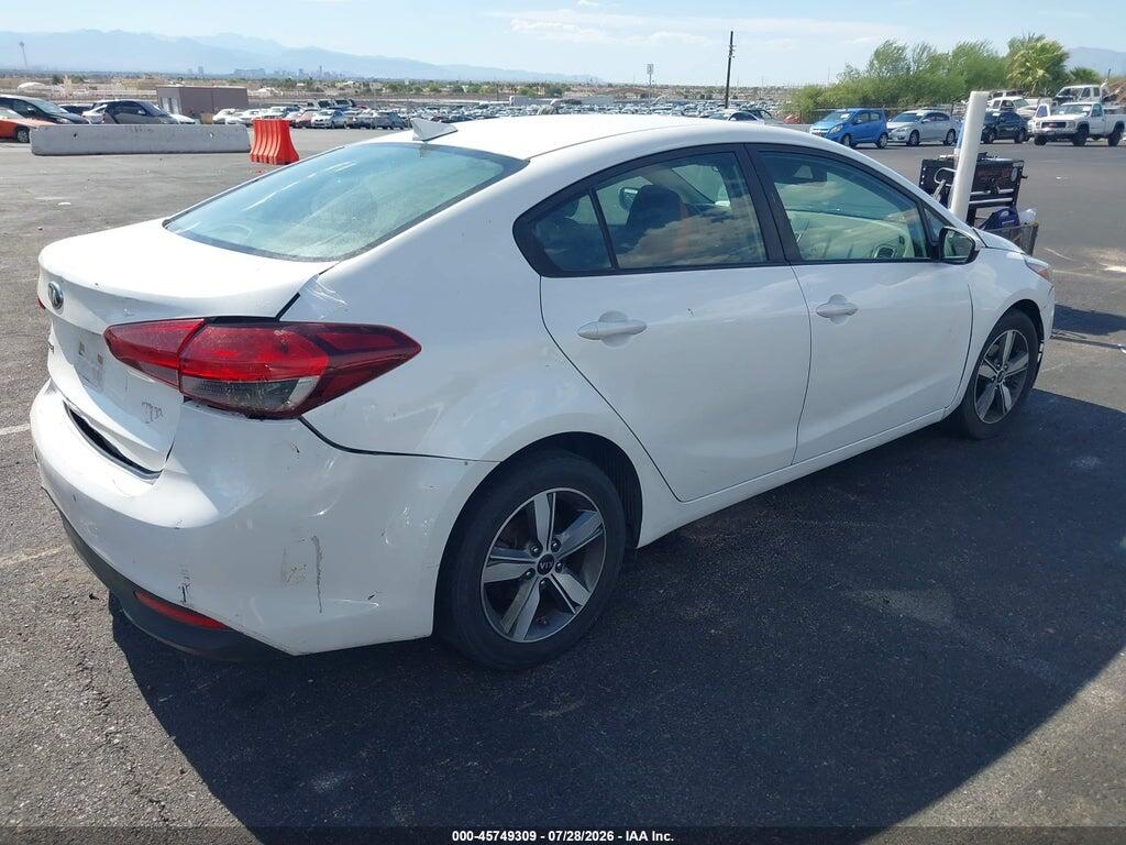3KPFL4A76JE235533 2018 KIA FORTE photo no. 4