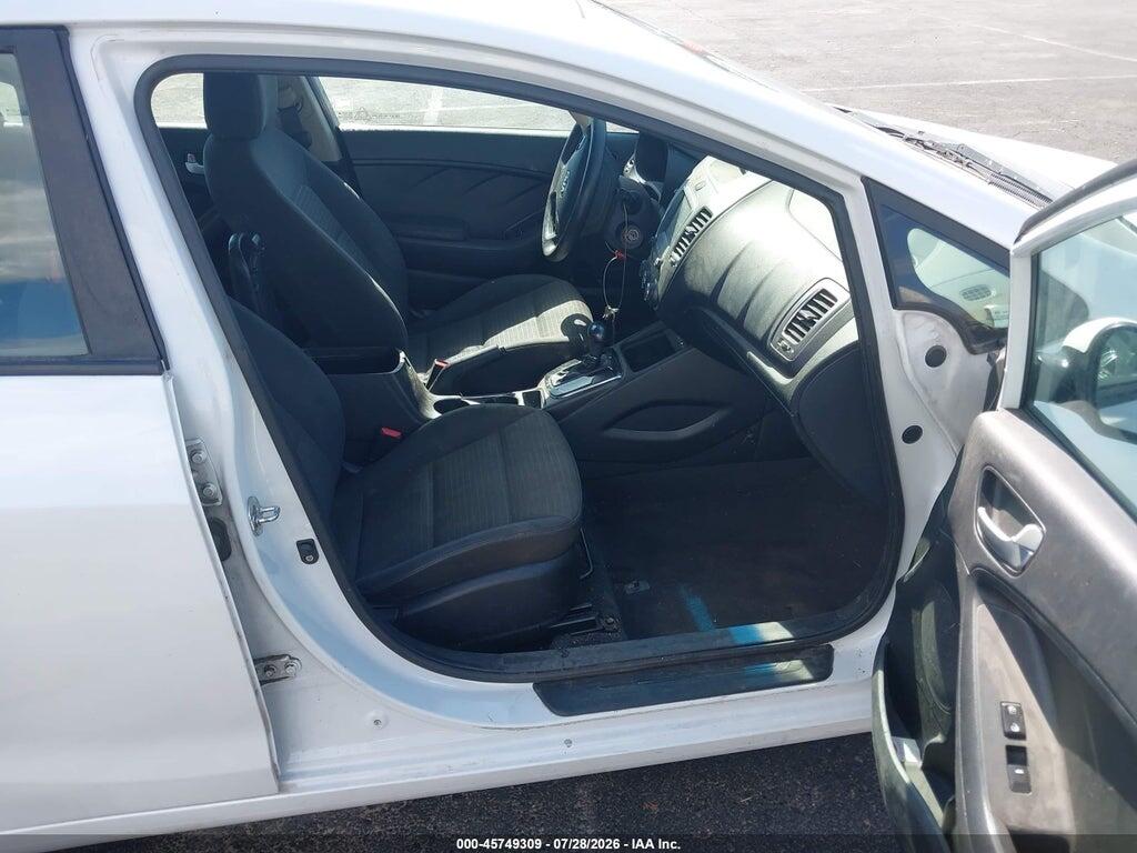 3KPFL4A76JE235533 2018 KIA FORTE photo no. 5