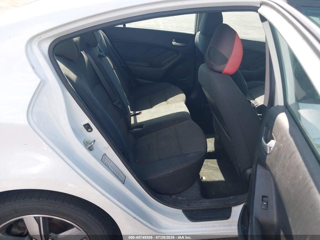 3KPFL4A76JE235533 2018 KIA FORTE photo no. 8