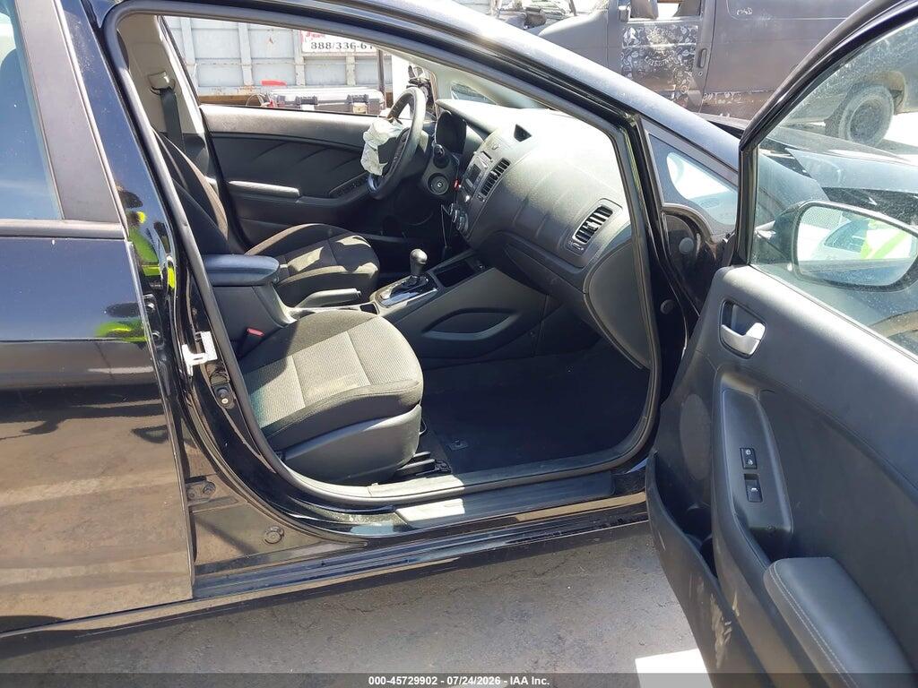 KNAFK5A86J5773126 2018 KIA FORTE photo no. 5