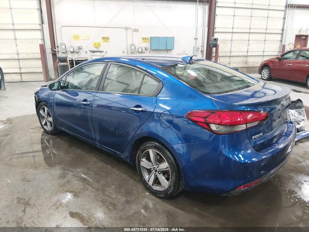 3KPFL4A77JE213895 2018 KIA FORTE photo no. 3