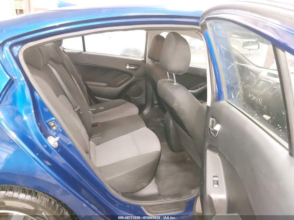3KPFL4A77JE213895 2018 KIA FORTE photo no. 8