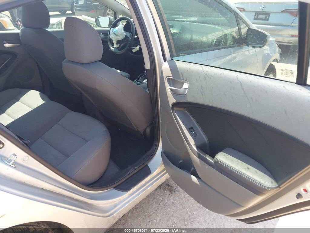 3KPFK4A72JE181683 2018 KIA FORTE photo no. 8