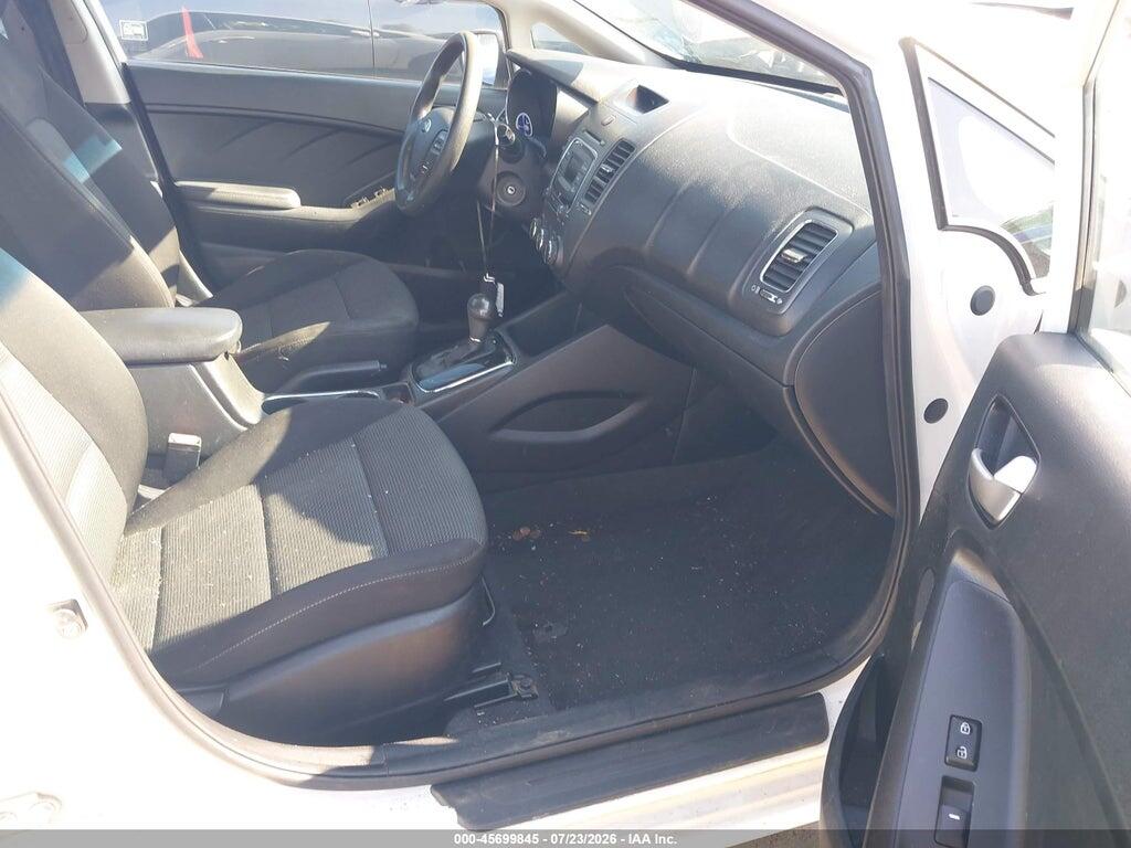 3KPFK4A74JE241589 2018 KIA FORTE photo no. 5