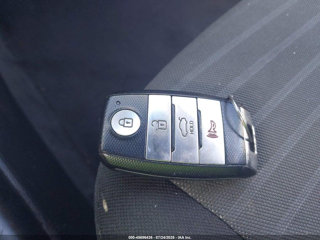 3KPFL4A76JE195535 2018 KIA FORTE photo no. 11