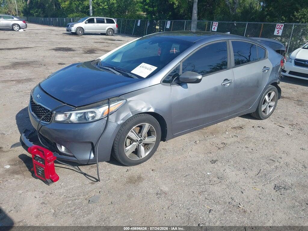 3KPFL4A76JE195535 2018 KIA FORTE photo no. 2