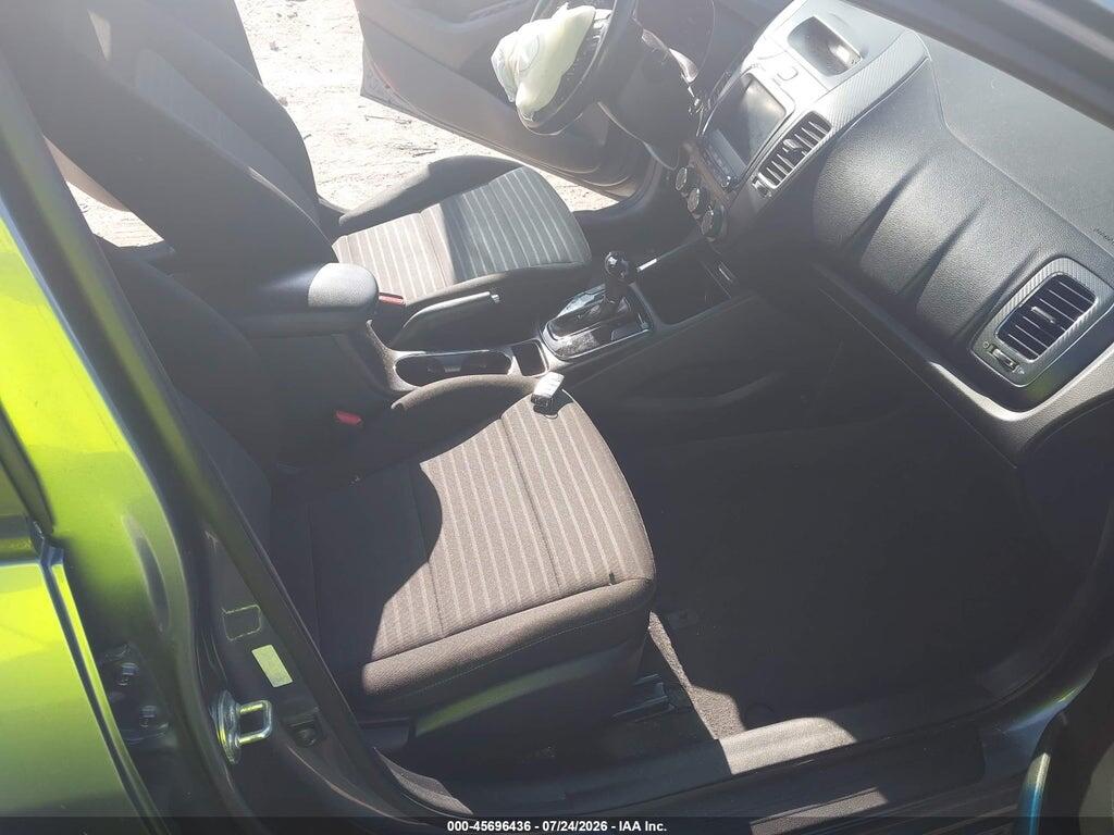 3KPFL4A76JE195535 2018 KIA FORTE photo no. 5