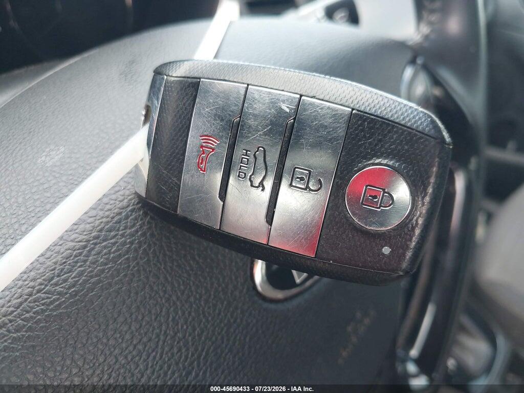 3KPFL4A79JE174243 2018 KIA FORTE photo no. 11