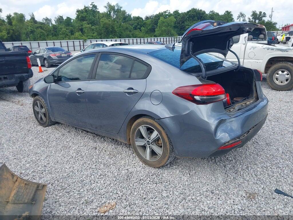 3KPFL4A79JE174243 2018 KIA FORTE photo no. 3