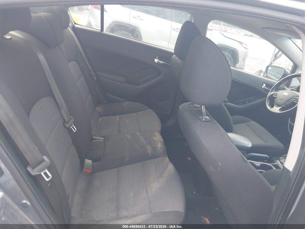 3KPFL4A79JE174243 2018 KIA FORTE photo no. 8