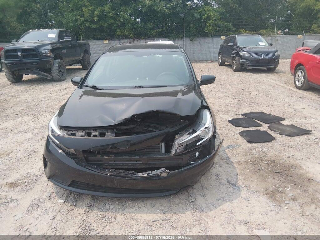 3KPFK4A75JE267151 2018 KIA FORTE photo no. 12