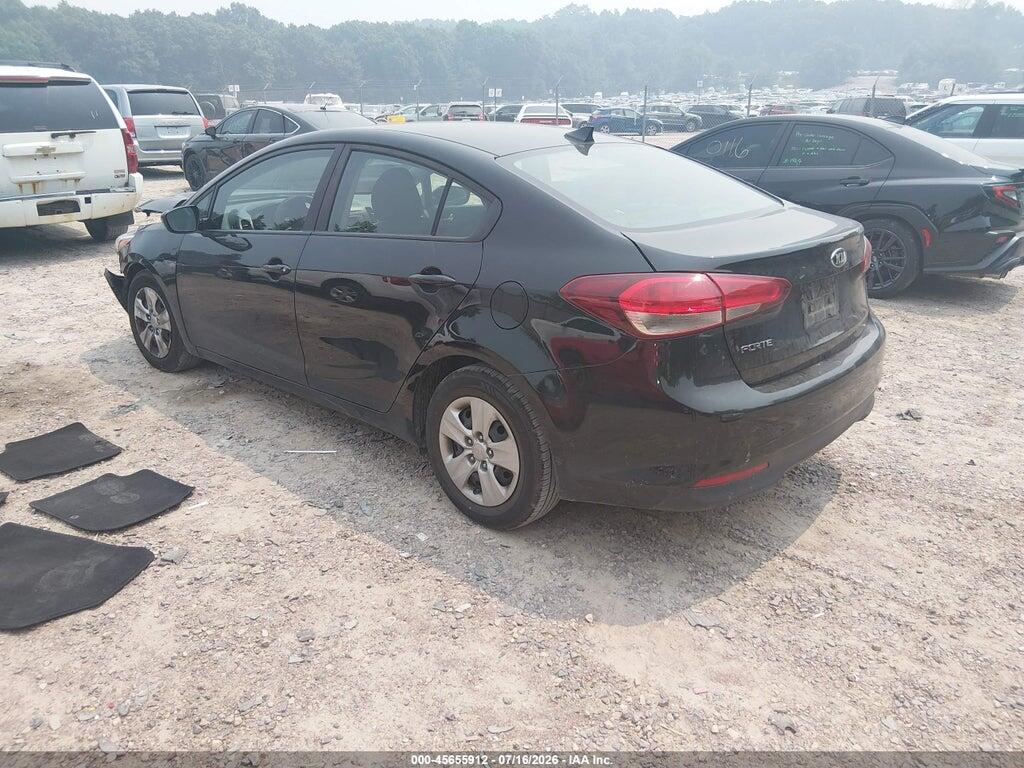 3KPFK4A75JE267151 2018 KIA FORTE photo no. 3